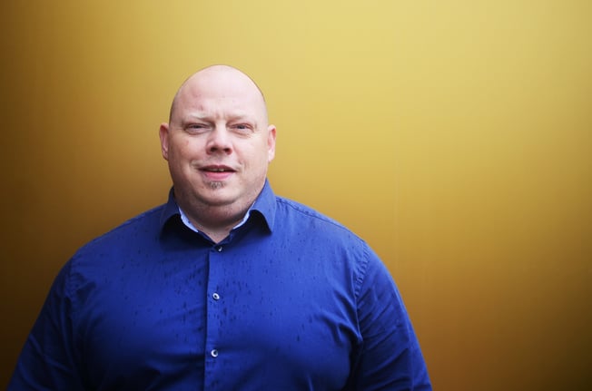 IS I MAGEN: Etter å ha vært med opp- og nedturer, har Jarle Adolfsen lært hvor viktig det er å være tålmodig om du vil ha noe til å vokse. Samtidig som du tar vare på eventyrlysten.