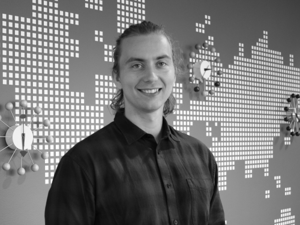 Nicklas Eltvik web sort hvit