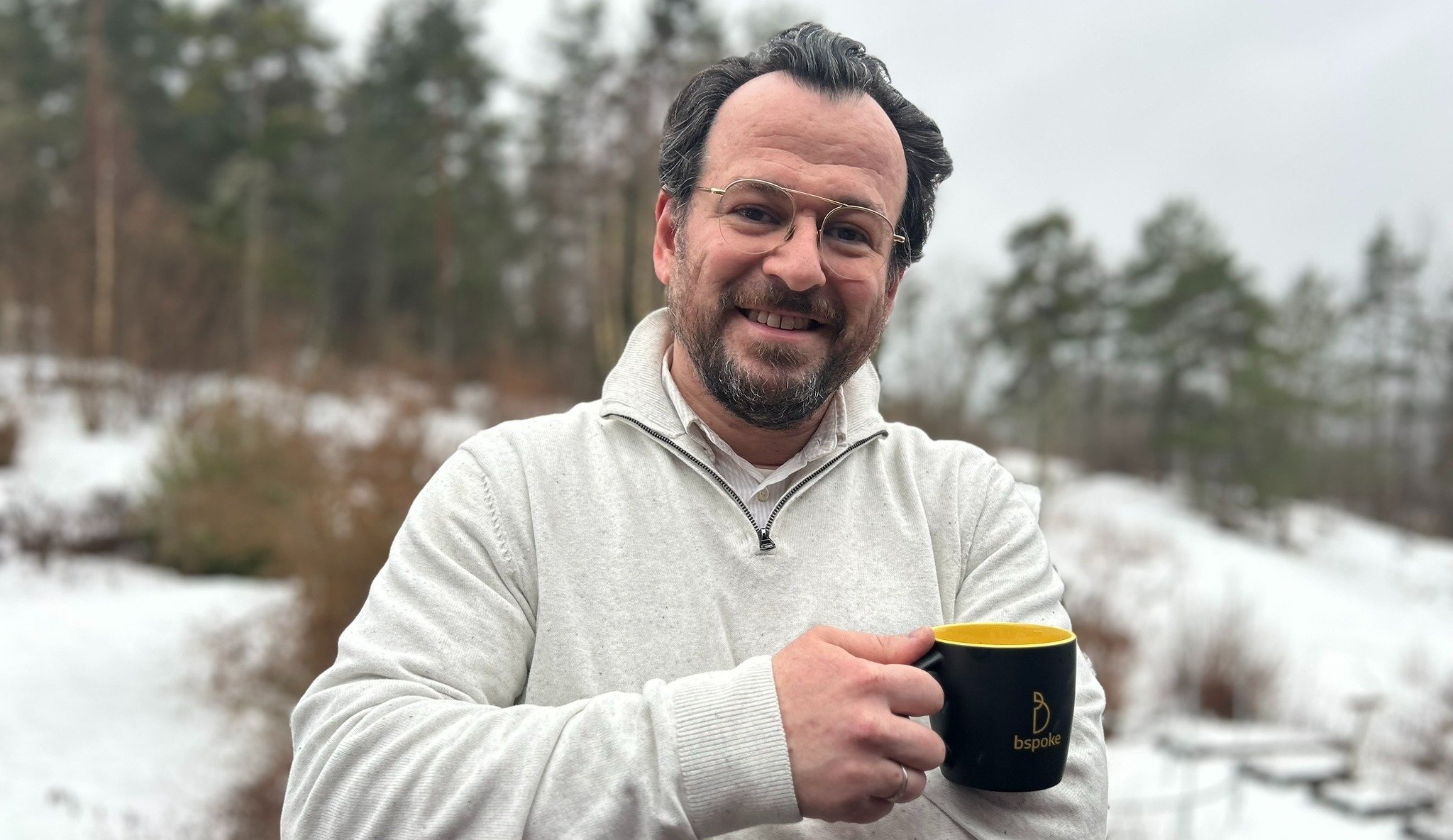 Jone ønskes velkommen med en bspoke kaffekopp